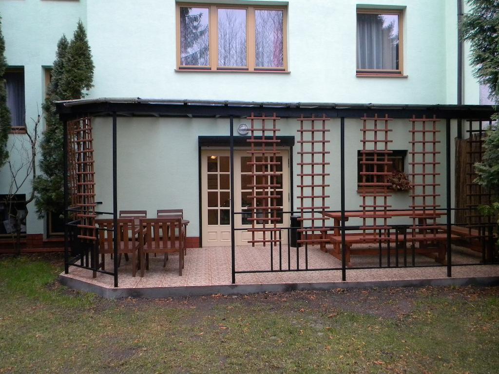 Willa Karis Warszawa Exteriör bild